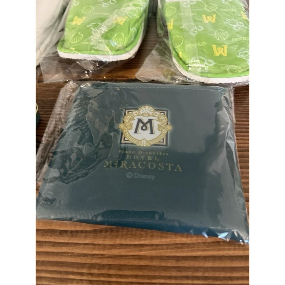 Tokyo‎ Disneyland Miracosta Amenities Set Children's Adult Slippers, Tin, Bag